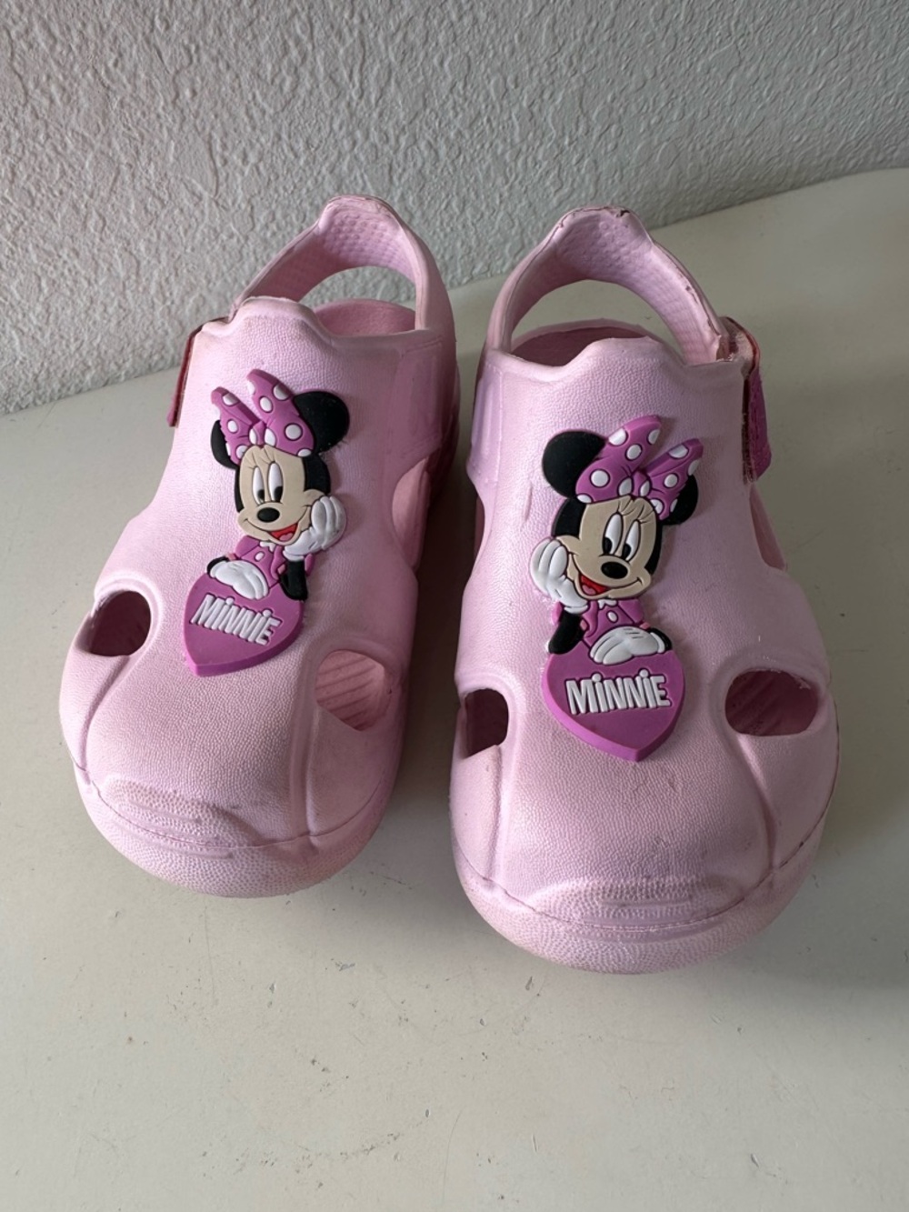 DISNEY Minnie Mouse Pink Toddler Velcro Sandals Size 5 EUC